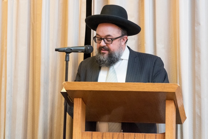 Rabbi Yosef Oziel Speaking At The Cor Pre Pesach Community Event Title Image