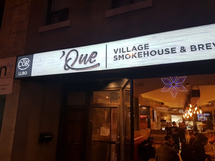 New Cor Restaurant: Que Smokehouse & Brew Title Image